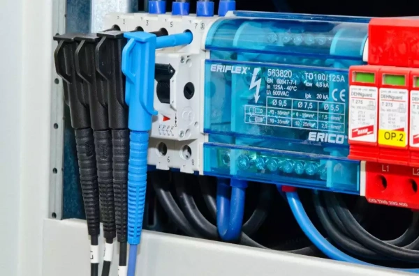PQM-710 – Анализатор параметров качества электрической энергии